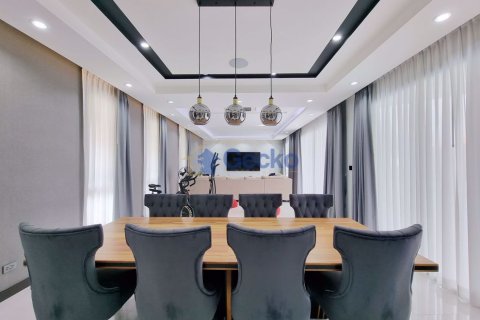 House in Pattaya, Thailand 5 bedrooms № 196721 - photo 13