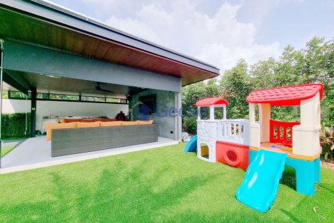 House in Pattaya, Thailand 5 bedrooms № 196721 - photo 9