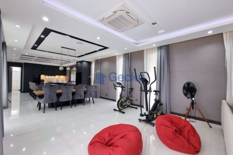 House in Pattaya, Thailand 5 bedrooms № 196721 - photo 19