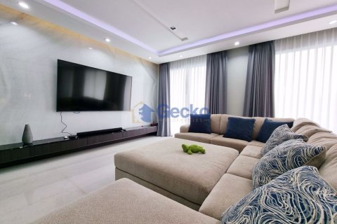 House in Pattaya, Thailand 5 bedrooms № 196721 - photo 21