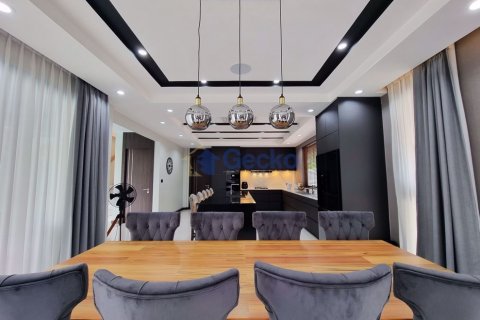 House in Pattaya, Thailand 5 bedrooms № 196721 - photo 18