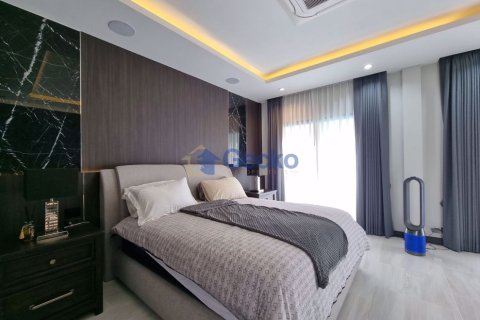 House in Pattaya, Thailand 5 bedrooms № 196721 - photo 29