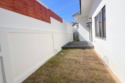 Villa in Pattaya, Thailand 3 bedrooms № 159880 - photo 14