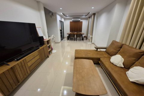 Villa in Pattaya, Thailand 3 bedrooms № 159884 - photo 4