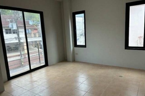 Townhouse in Kathu, Thailand 3 bedrooms № 145182 - photo 7