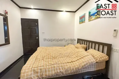 Casa de 5 dormitorios en Jomtien Beach, Pattaya, Tailandia № 213726 - foto 12