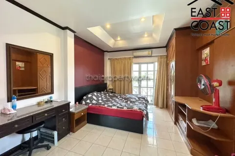 Casa de 5 dormitorios en Jomtien Beach, Pattaya, Tailandia № 213726 - foto 22