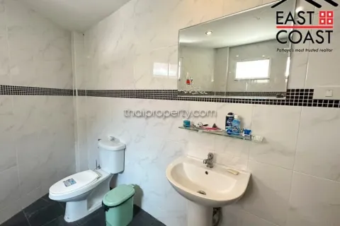 Casa de 5 dormitorios en Jomtien Beach, Pattaya, Tailandia № 213726 - foto 13