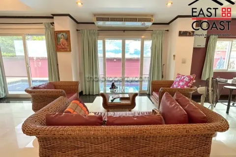 Casa de 5 dormitorios en Jomtien Beach, Pattaya, Tailandia № 213726 - foto 4