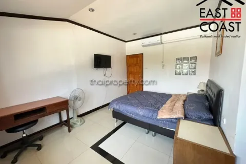 Casa de 5 dormitorios en Jomtien Beach, Pattaya, Tailandia № 213726 - foto 19