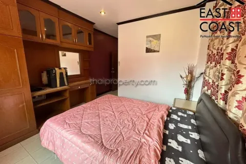 Casa de 5 dormitorios en Jomtien Beach, Pattaya, Tailandia № 213726 - foto 30