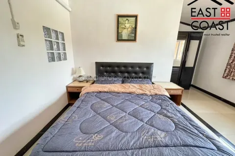 Casa de 5 dormitorios en Jomtien Beach, Pattaya, Tailandia № 213726 - foto 18