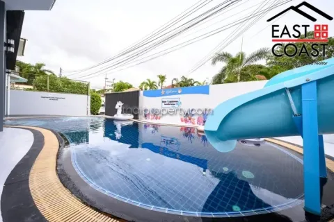Casa de 6 dormitorios en Jomtien Beach, Pattaya, Tailandia № 213725 - foto 2