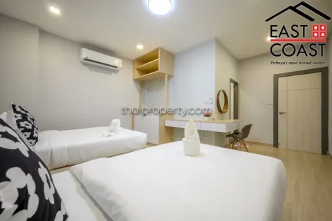 Casa de 6 dormitorios en Jomtien Beach, Pattaya, Tailandia № 213725 - foto 19