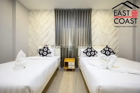 Casa de 6 dormitorios en Jomtien Beach, Pattaya, Tailandia № 213725 - foto 18