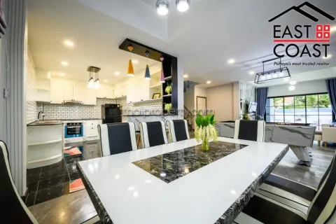 Casa de 6 dormitorios en Jomtien Beach, Pattaya, Tailandia № 213725 - foto 10