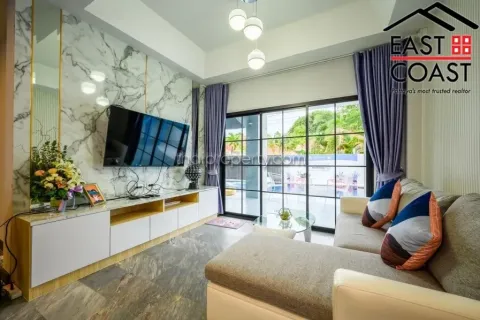 Casa de 6 dormitorios en Jomtien Beach, Pattaya, Tailandia № 213725 - foto 4