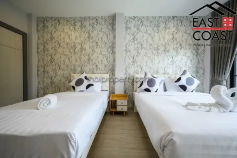 Casa de 6 dormitorios en Jomtien Beach, Pattaya, Tailandia № 213725 - foto 30