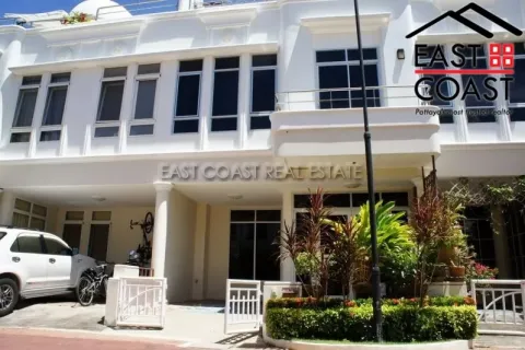 House in Pattaya, Thailand 3 bedrooms № 213729