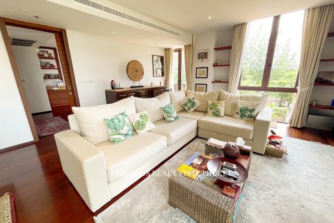 Villa in Ko Kaeo, Thailand 3 bedrooms № 179656 - photo 6