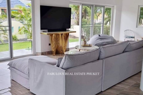 Villa in Rawai, Thailand 3 bedrooms № 179651 - photo 4