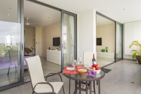 Condo in Phuket, Thailand, 2 bedrooms № 167862 - photo 12