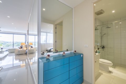 Condo in Phuket, Thailand, 2 bedrooms № 167862 - photo 11