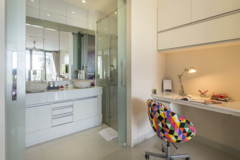 Condo in Phuket, Thailand, 2 bedrooms № 167862 - photo 10