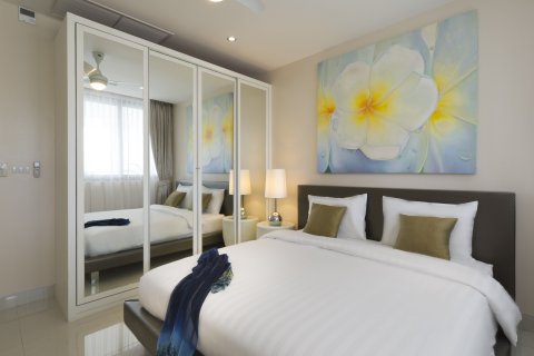 Condo in Phuket, Thailand, 2 bedrooms № 167862 - photo 8