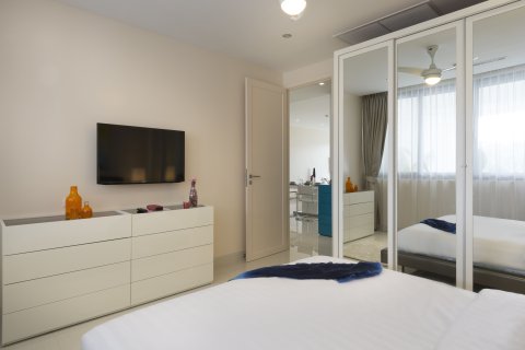 Condo in Phuket, Thailand, 2 bedrooms № 167862 - photo 9