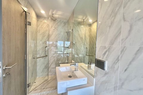 Кондоминиум с 2 спальнями в Клонг Тоэй, Бангкок, Таиланд № 162926 - фото 16