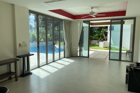 Villa in Kathu, Thailand 4 bedrooms № 162929 - photo 2