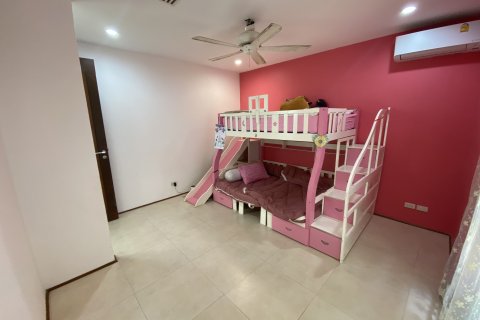 Villa in Kathu, Thailand 4 bedrooms № 162929 - photo 20