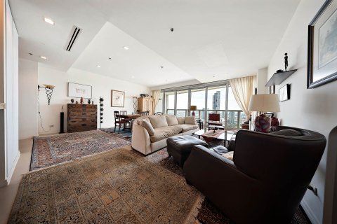 Condo in Khlong San, Bangkok, Thailand, 3 bedrooms  № 136663 - photo 3