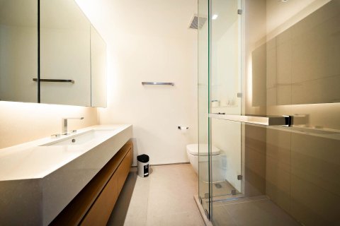 Condo in Khlong San, Bangkok, Thailand, 3 bedrooms  № 136663 - photo 13