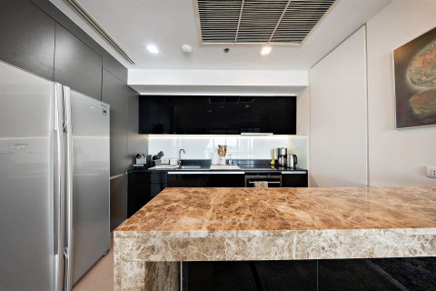 Condo in Khlong San, Bangkok, Thailand, 3 bedrooms  № 136663 - photo 9