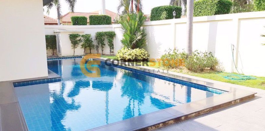 Studio in Pattaya, Thailand № 176757