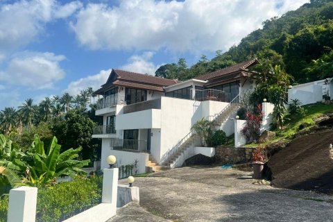 Villa in Ko Samui, Thailand 4 bedrooms № 160618 - photo 30