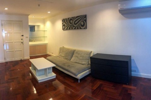 Condo in Watthana, Bangkok, Thailand, 2 bedrooms  № 160615 - photo 3