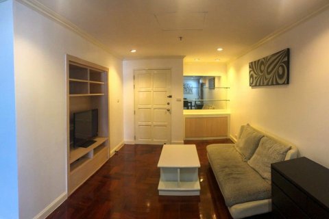 Condo in Watthana, Bangkok, Thailand, 2 bedrooms  № 160615 - photo 2