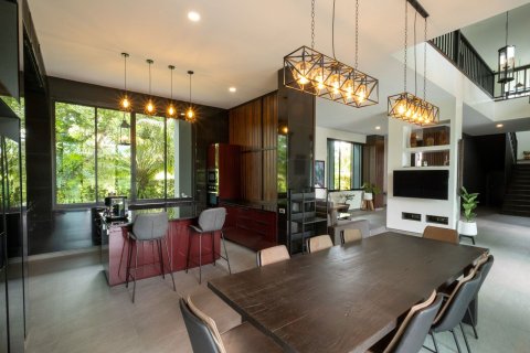 Villa in Chiang Mai, Thailand 5 bedrooms № 159994 - photo 8