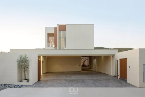 Villa in Chiang Mai, Thailand 5 bedrooms № 159992 - photo 4