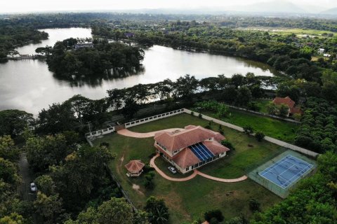 Дом в Чиангмае, Таиланд с 5 спальнями  № 159991 - фото 2