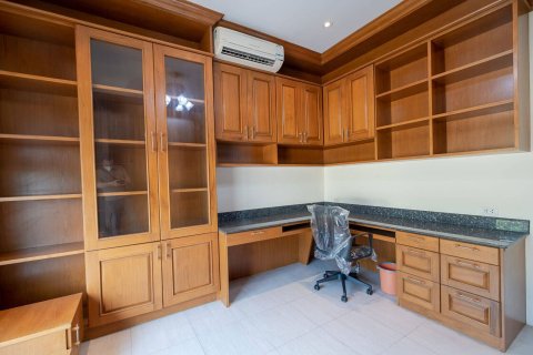 Maison à Chiang Mai, Thaïlande 5 chambres № 159991 - photo 12