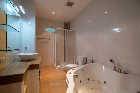 Дом в Чиангмае, Таиланд с 5 спальнями  № 159991 - фото 19