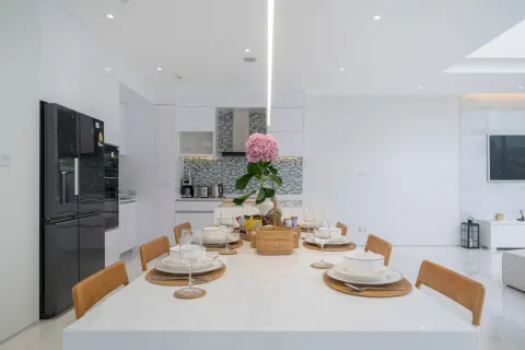 Casa de 3 dormitorios en Bang Tao, Tailandia № 233475 - foto 5