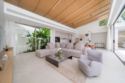 Casa de 4 dormitorios en Bang Tao, Tailandia № 233476 - foto 9