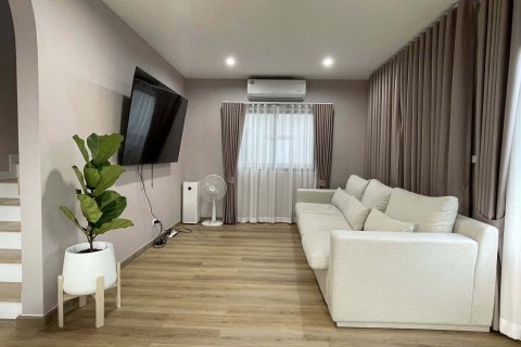 House in Samut Prakan, Thailand 3 bedrooms № 161750 - photo 5