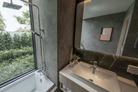 Condo in Phra Khanong, Bangkok, Thailand, 3 bedrooms  № 160935 - photo 5