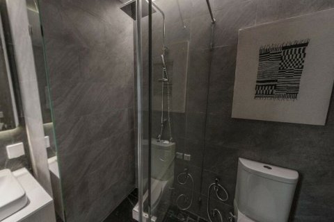 Condo in Phra Khanong, Bangkok, Thailand, 3 bedrooms  № 160935 - photo 7